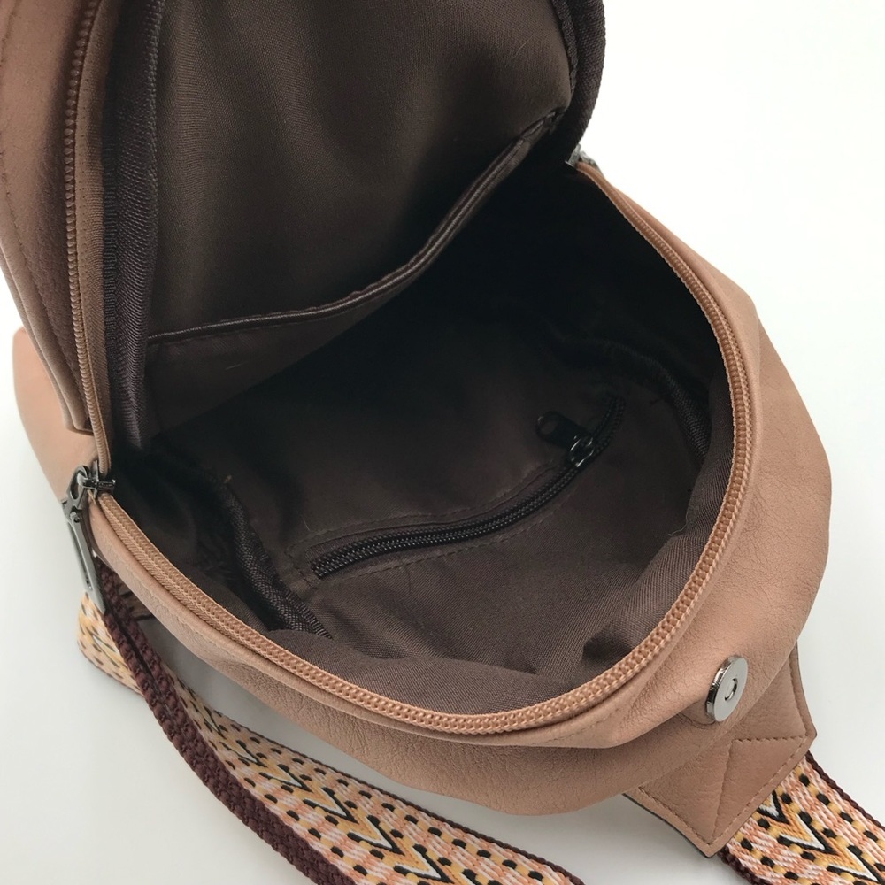 BN Love Deliver Sling Bag - Picture 11 of 12